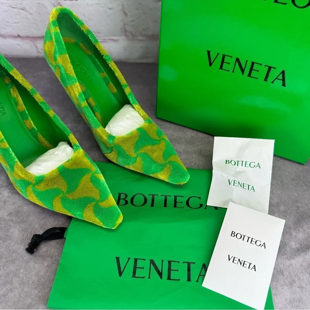 Rare Bottega Veneta Resort ‘22 Carpet Wavy Triangle Point Pumps NIB 39 - Picture 10 of 11